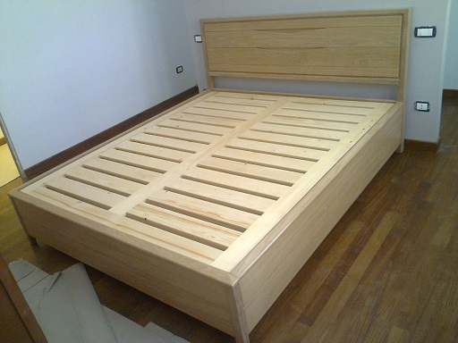 Letto contenitore in rovere naturale